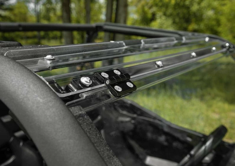 SuperATV Can-Am Commander Scratch Resistant Flip Windshield (2021+) - Image 3